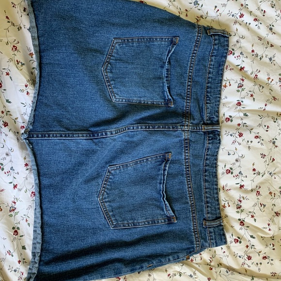 Blue denim skirt - Picture 2 of 4